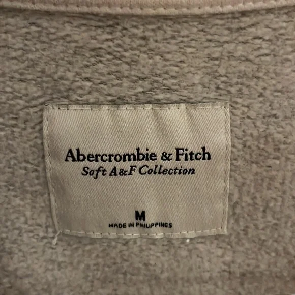 Abercrombie & Fitch Women’s Crew Neck - Picture 3 of 3